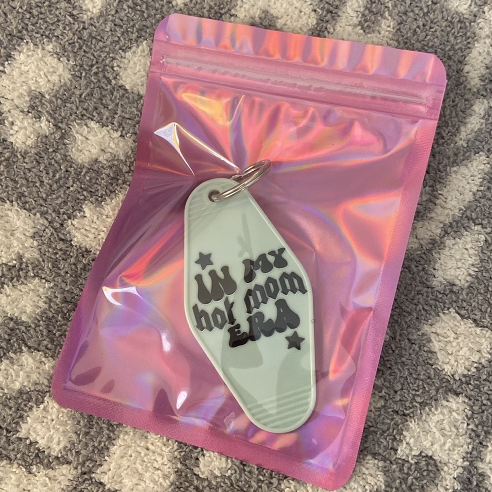 HANDMADE MOTEL KEYCHAIN